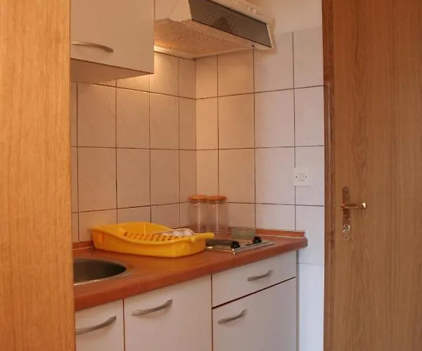 With Parking Space Orebic, Peljesac - 4494 אורביץ